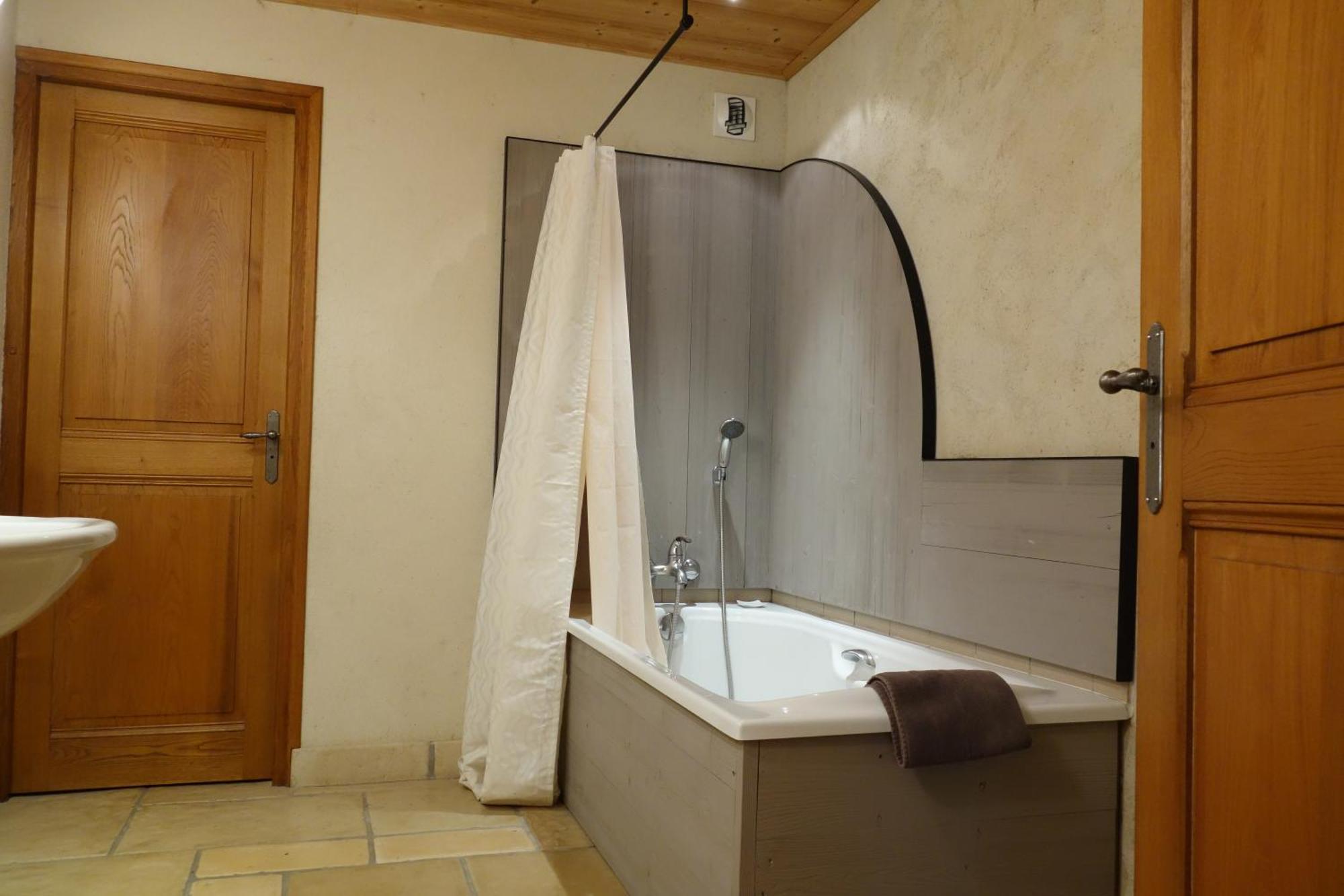 Bed and Breakfast La Vallombreuse Menthon-Saint-Bernard Zimmer foto